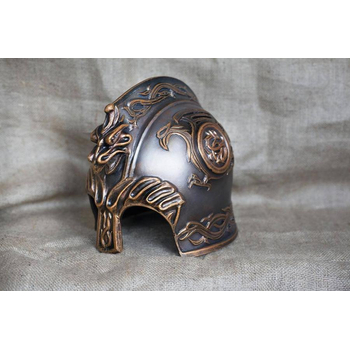 Гномий шлем с птицей / dwarf helmet bird