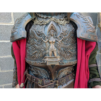 Кираса паладина (грудь) / Paladin Breastplate (front)